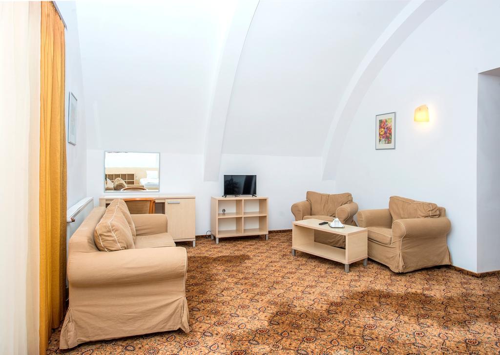 Aseltur Brasov Hotell Exteriör bild