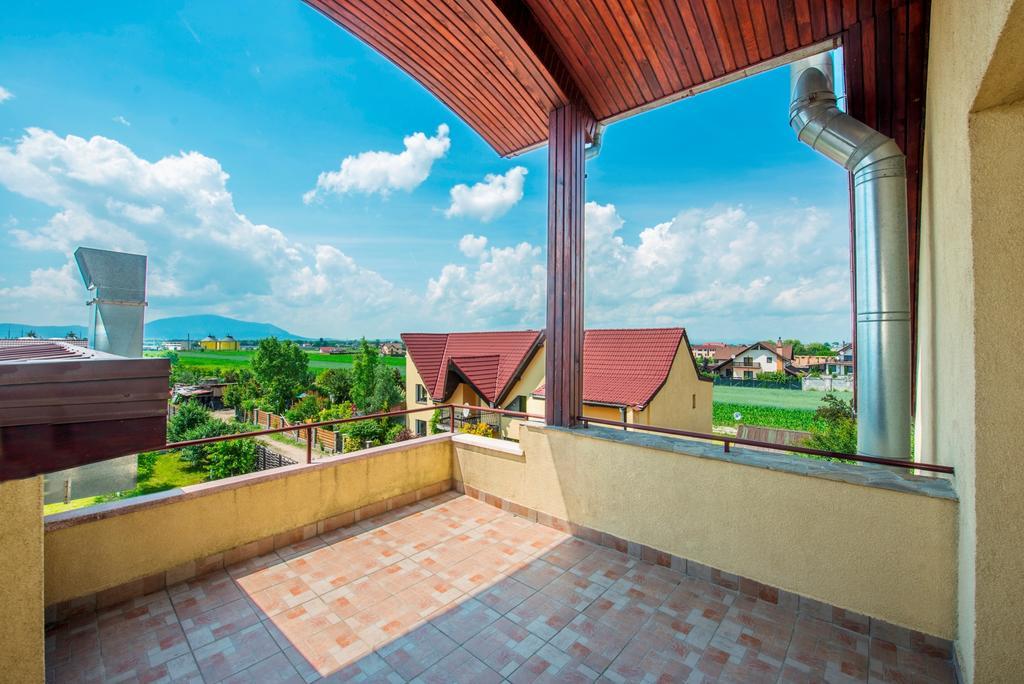 Aseltur Brasov Hotell Exteriör bild
