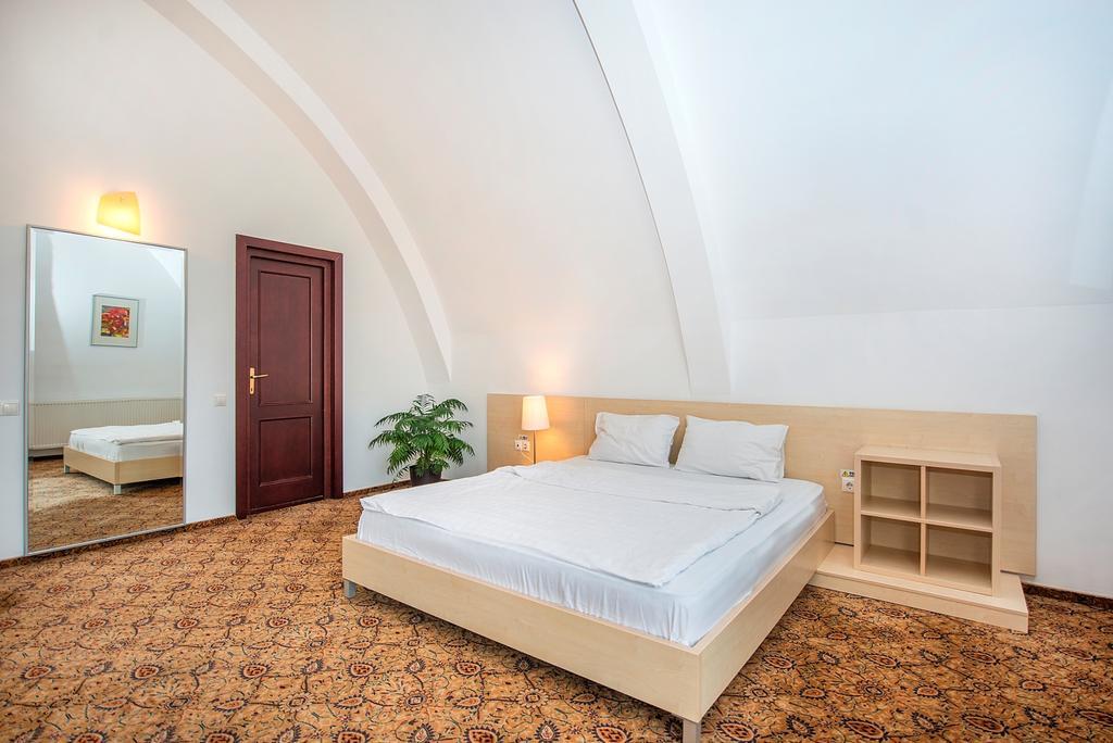 Aseltur Brasov Hotell Exteriör bild