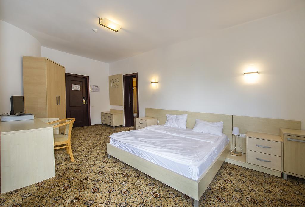 Aseltur Brasov Hotell Exteriör bild