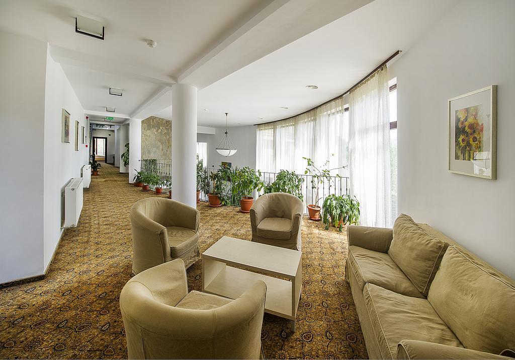 Aseltur Brasov Hotell Exteriör bild