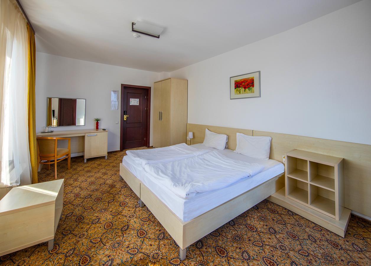 Aseltur Brasov Hotell Exteriör bild