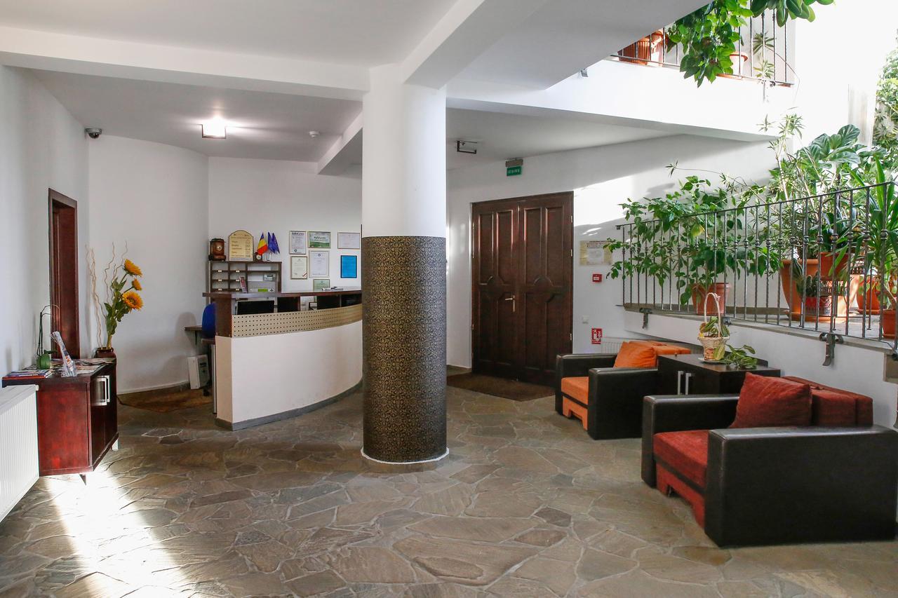 Aseltur Brasov Hotell Exteriör bild