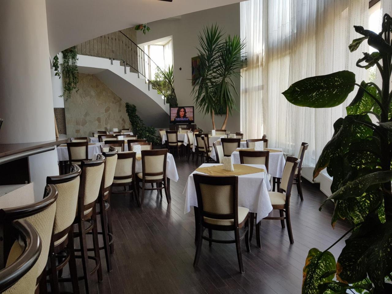 Aseltur Brasov Hotell Exteriör bild
