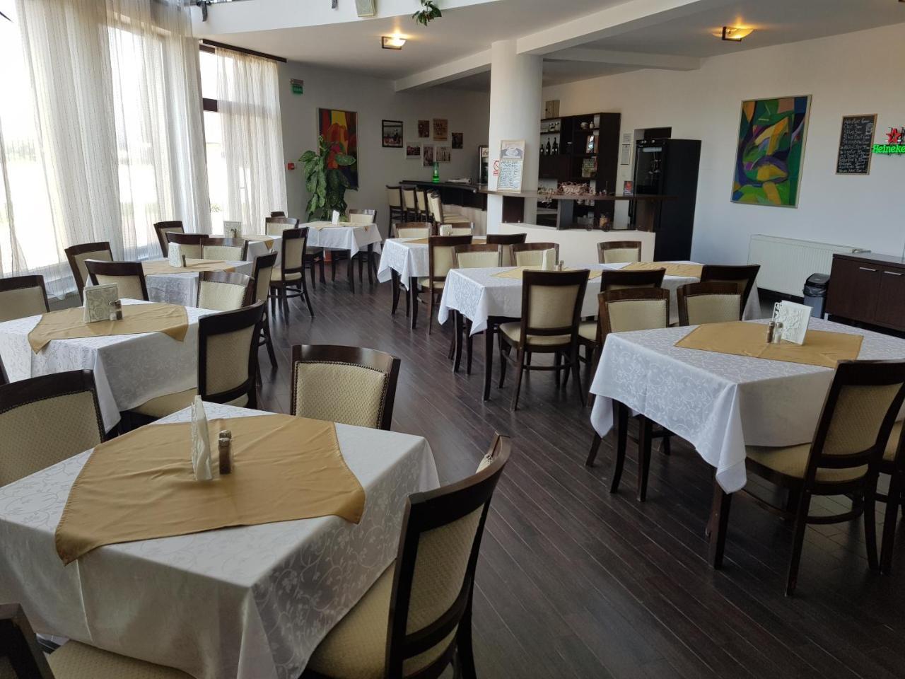 Aseltur Brasov Hotell Exteriör bild